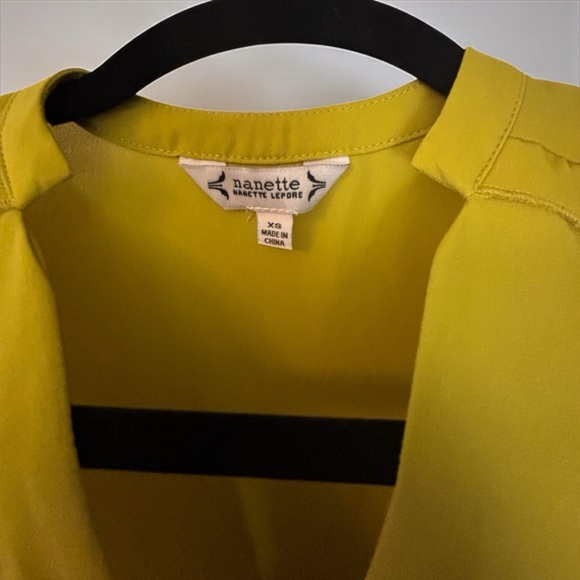 Nanette Lepore Lime Green Blouse XS – Gathered Shoulders, Lightweight & Chic - Picture 3 of 6